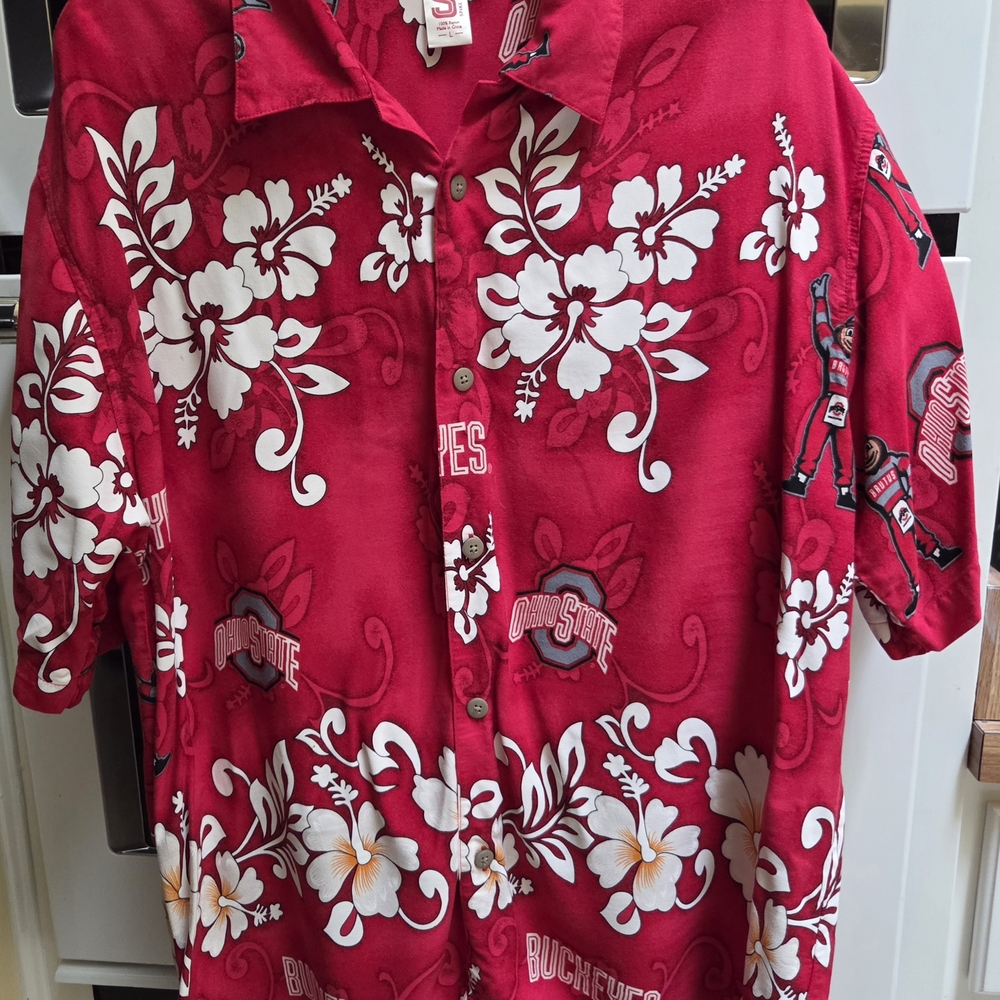 Ohio State Hawaiian Red Floral Men's Casual Button Down Shirt